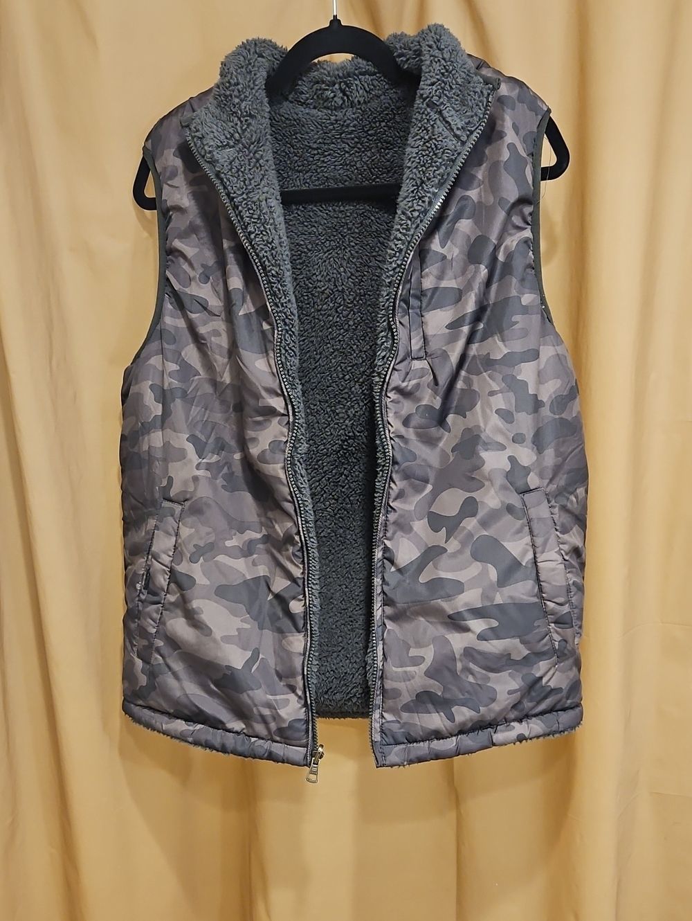 Weatherproof Men's Gray Camouflage Sherpa Vest